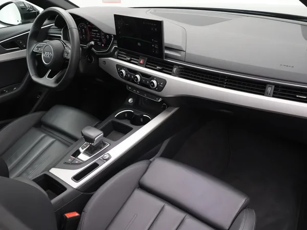 Audi A4 (2024) — foto 23 van 29