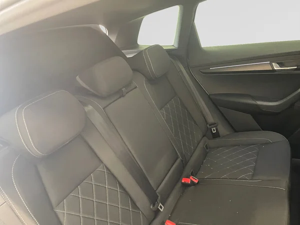 SKODA Karoq (2026) — foto 9 van 20