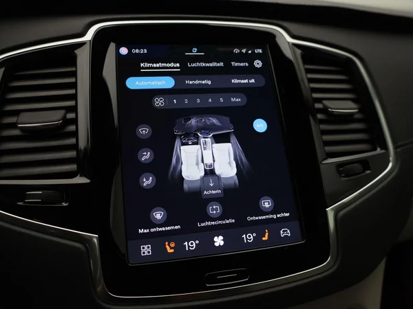 Volvo XC90 (2022) — foto 20 van 49