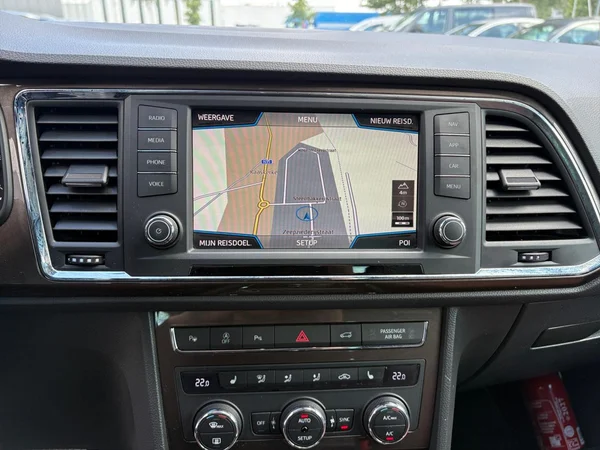 SEAT Ateca (2017) — foto 4 van 22