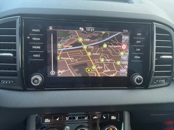 SKODA Karoq (2025) — foto 6 van 23
