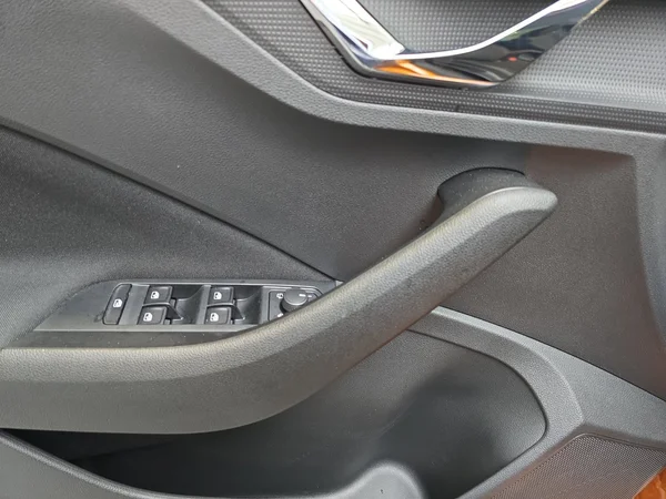 SKODA Kamiq (2024) — foto 2 van 18