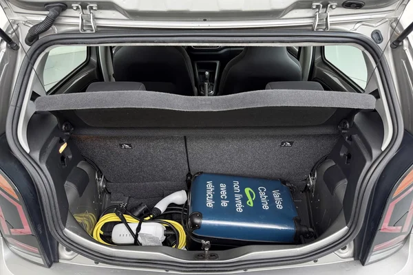 Volkswagen E-Up! (2020) — foto 28 van 28