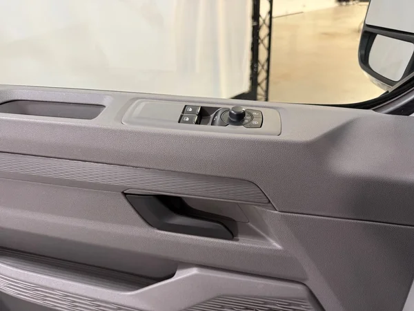 Volkswagen Transporter (2025) — foto 9 van 27