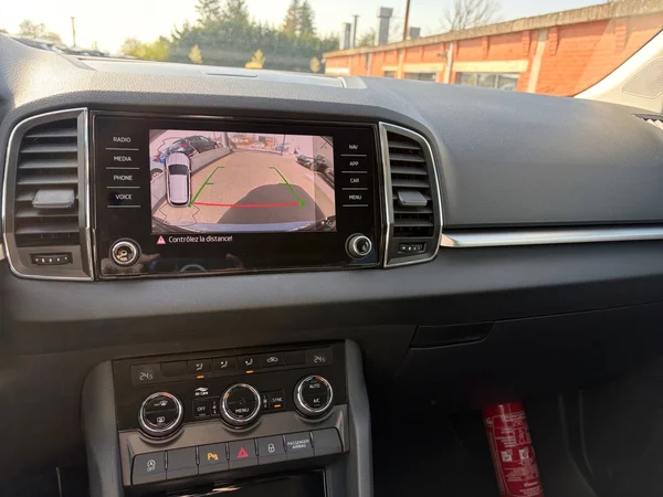 SKODA Karoq (2022) — foto 2 van 10