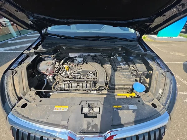 SKODA Karoq (2023) — foto 15 van 24