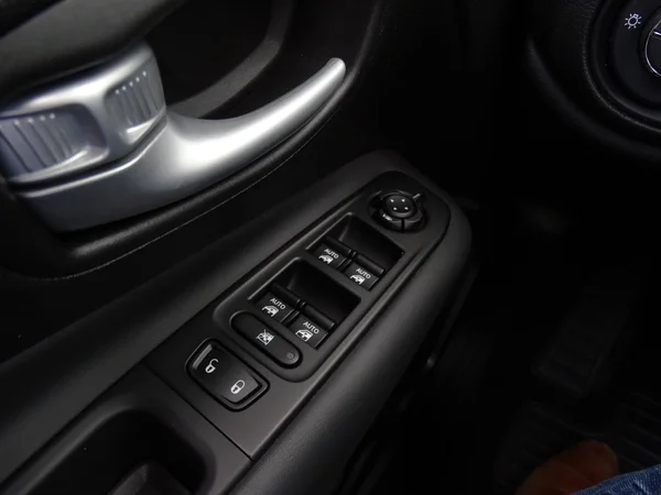 Jeep Renegade (2024) — foto 13 van 27