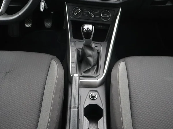 VOLKSWAGEN Polo (2024) — foto 15 van 27