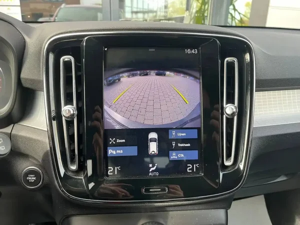 Volvo Xc40 (2018) — foto 2 van 17