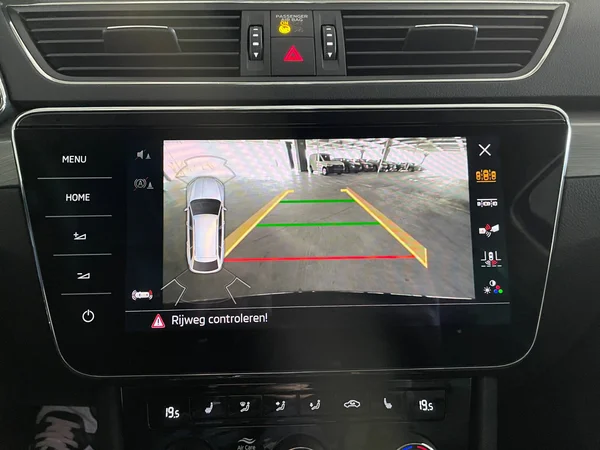SKODA Superb Combi (2024) — foto 11 van 24