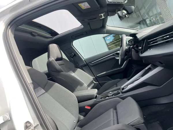 AUDI A3 Sportback (2025) — foto 16 van 24