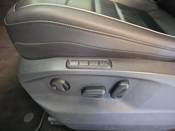 VOLKSWAGEN Tiguan Dsl (2021) — foto 22 van 36