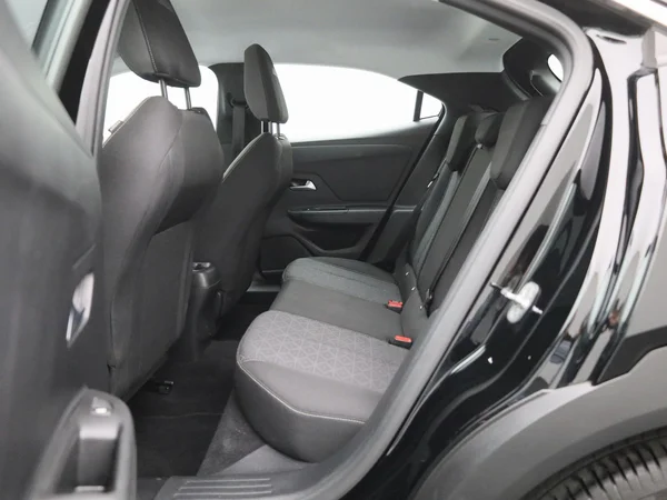 Opel Mokka-e (2023) — foto 4 van 36