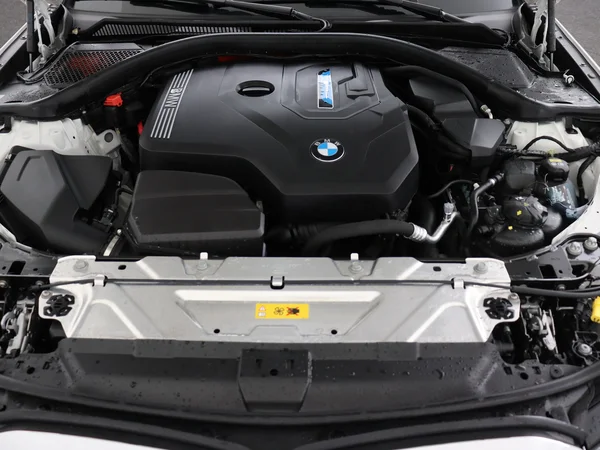 BMW 330 (2022) — foto 6 van 34