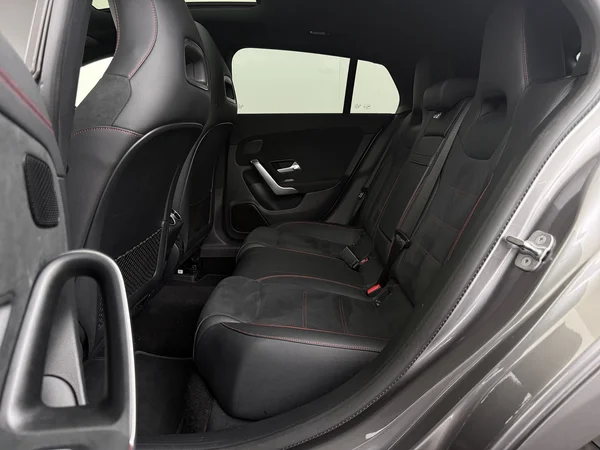 MERCEDES CLA 250 (2023) — foto 5 van 34