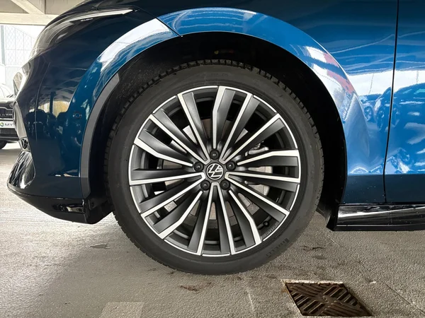 VOLKSWAGEN ID.7 Tourer (2025) — foto 15 van 24