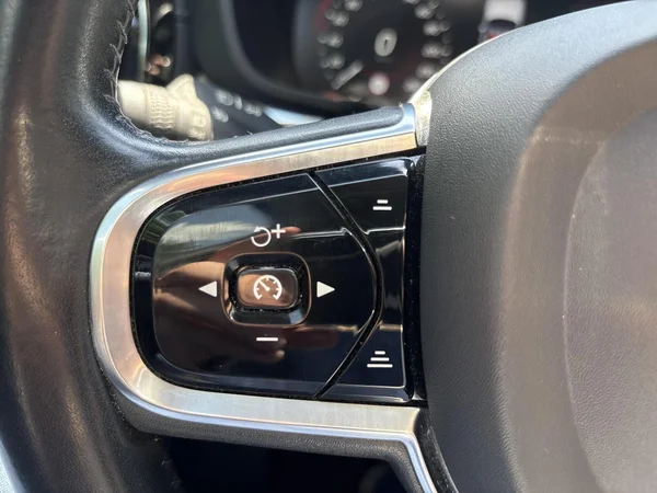 Volvo XC60 (2020) — foto 13 van 24