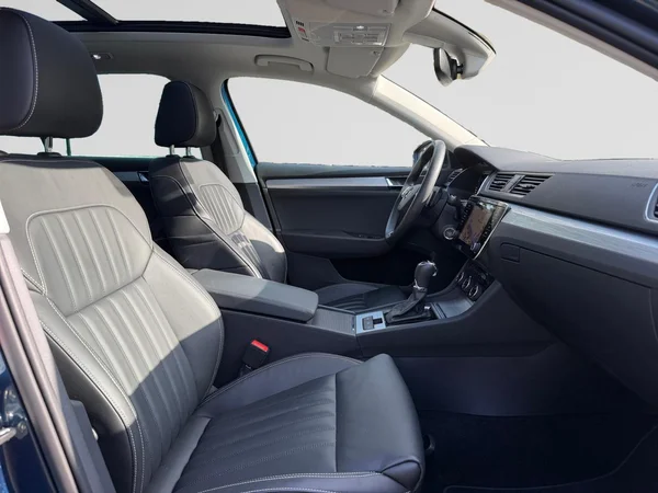 SKODA Superb Combi (2024) — foto 7 van 20