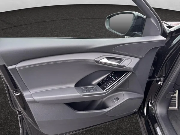 AUDI Q6 Sportback e-tron (2025) — foto 12 van 16
