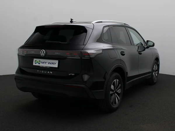 VOLKSWAGEN Tiguan (2025) — foto 9 van 15