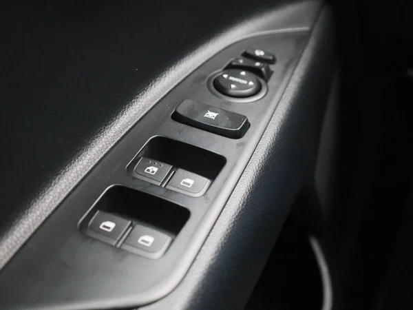 Kia Rio (2023) — foto 24 van 37