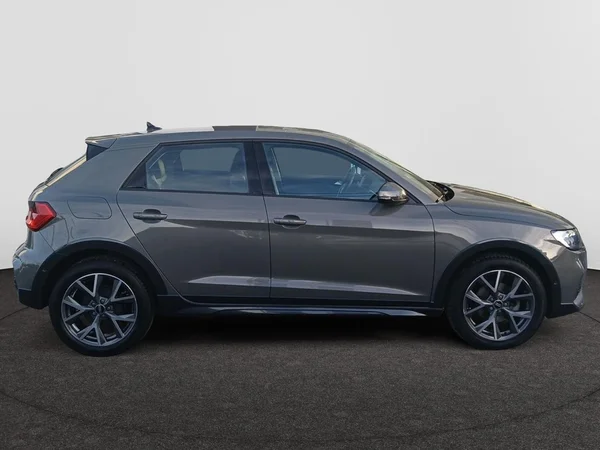 AUDI A1 Allstreet (2023) — foto 8 van 18