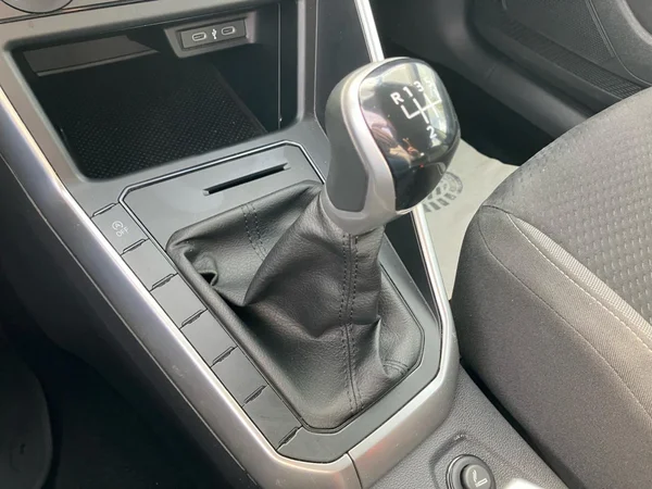VOLKSWAGEN Taigo (2023) — foto 17 van 25