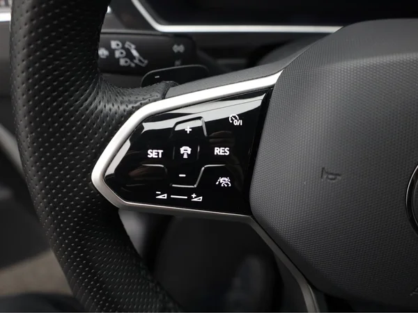 VOLKSWAGEN Tiguan (2023) — foto 7 van 23