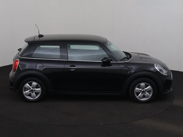 MINI Cooper (2022) — foto 23 van 27
