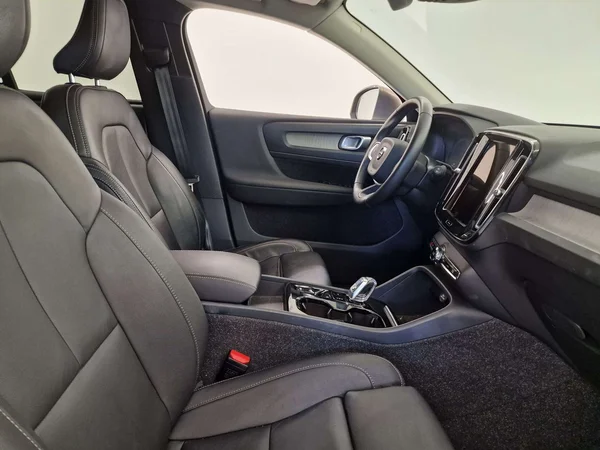 Volvo XC40 (2021) — foto 13 van 16