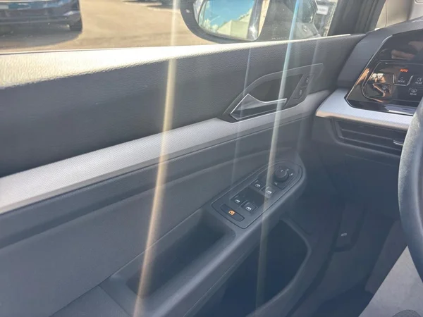 VOLKSWAGEN Golf VIII (2022) — foto 7 van 17