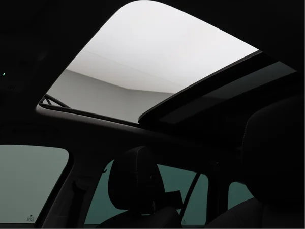 SKODA Octavia Combi PHEV (2024) — foto 2 van 15