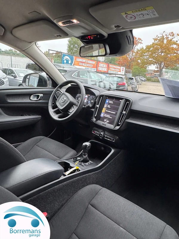 Volvo XC-40 (2022) — foto 9 van 40