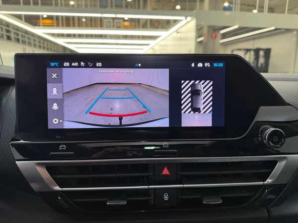 Citroen C4 (2023) — foto 16 van 31
