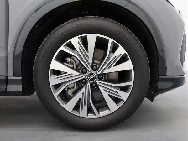 AUDI Q4 Sportback e-tron (2022) — foto 16 van 18