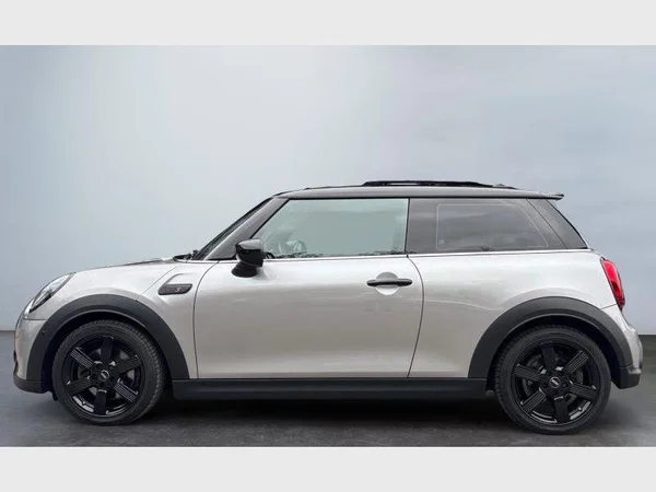 MINI Mini (2023) — foto 27 van 29