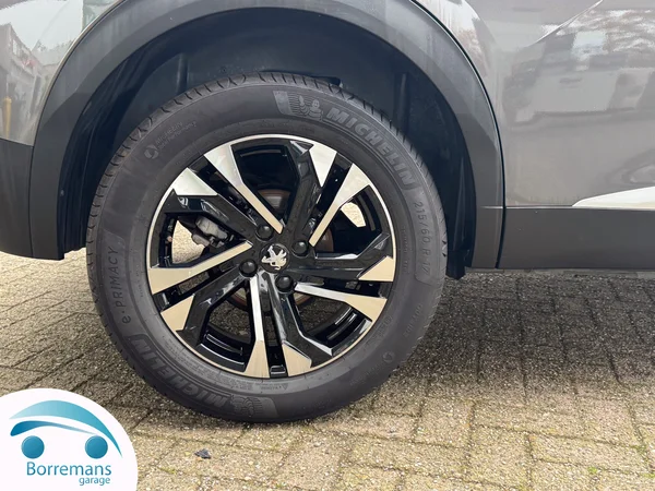 Peugeot 2008 (2023) — foto 2 van 45