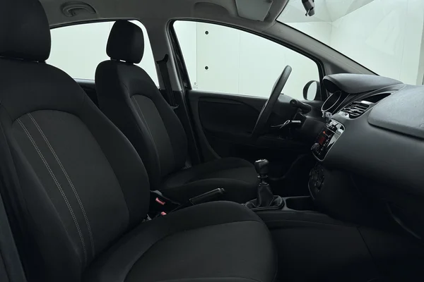Fiat Punto (2017) — foto 19 van 21