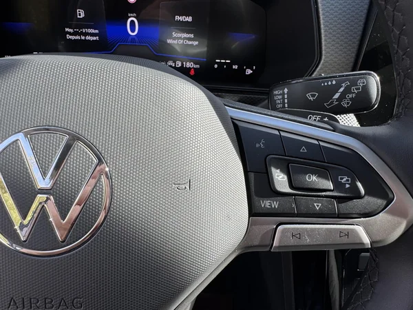 VOLKSWAGEN T-Cross (2025) — foto 2 van 16