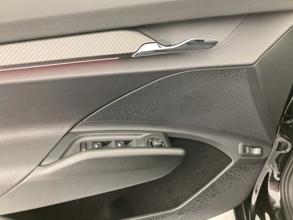 SKODA Enyaq (2022) — foto 13 van 35