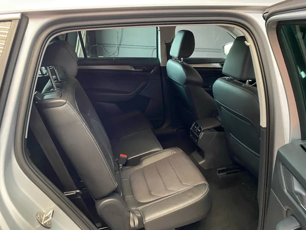 SKODA Kodiaq (2024) — foto 6 van 22