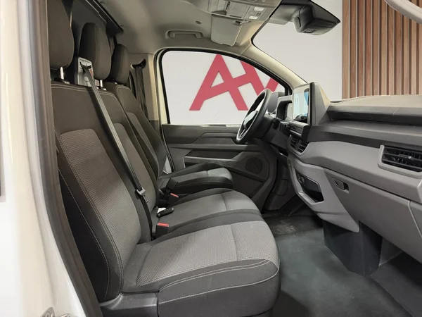 Volkswagen Transporter (2025) — foto 19 van 27