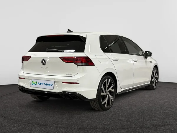 VOLKSWAGEN Golf VIII (2024) — foto 10 van 15