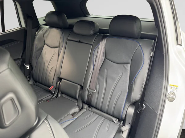 VOLKSWAGEN Tayron (2025) — foto 2 van 24
