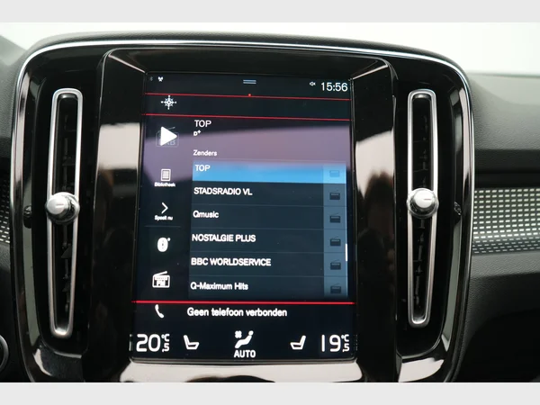 VOLVO XC40 (2021) — foto 18 van 32