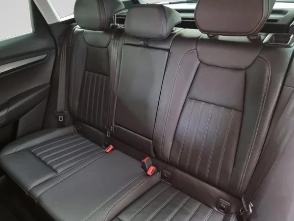 SKODA Karoq (2018) — foto 10 van 23