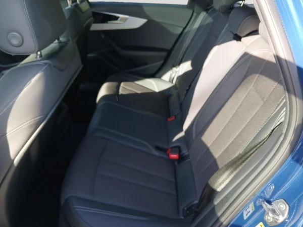 AUDI A4 Avant (2023) — foto 6 van 18