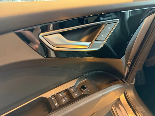 AUDI Q4 Sportback e-tron (2026) — foto 6 van 22