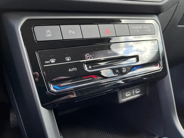 VOLKSWAGEN T-Cross (2024) — foto 8 van 21