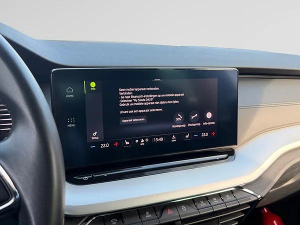 SKODA Octavia Combi (2024) — foto 7 van 20